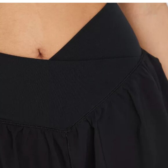 OFFLINE By Aerie Real Me Crossover Flowy Short in True Black Sz L - Picture 3 of 13